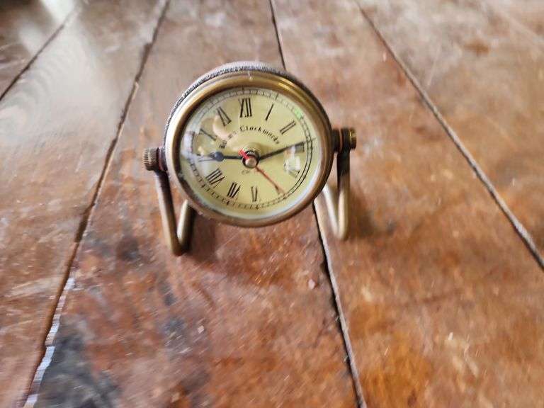 Vintage-style Brass Table Clock