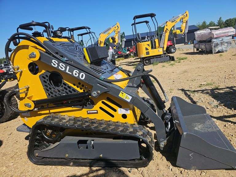 SDLANCH COMPACT MINI SKID STEER TRACK LOADER
