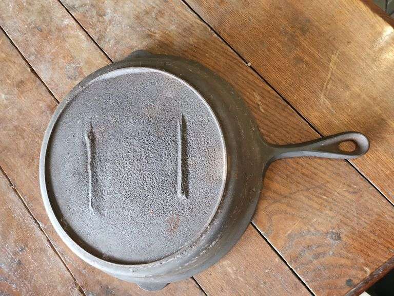 Vintage Sperry Cast Iron Skillet