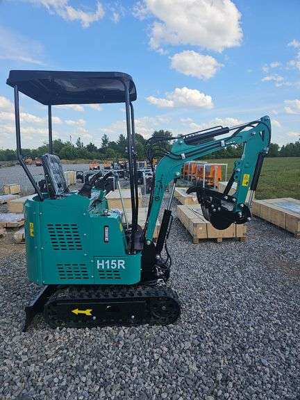 CFG INDUSTRIAL H15R MINI EXCAVATOR