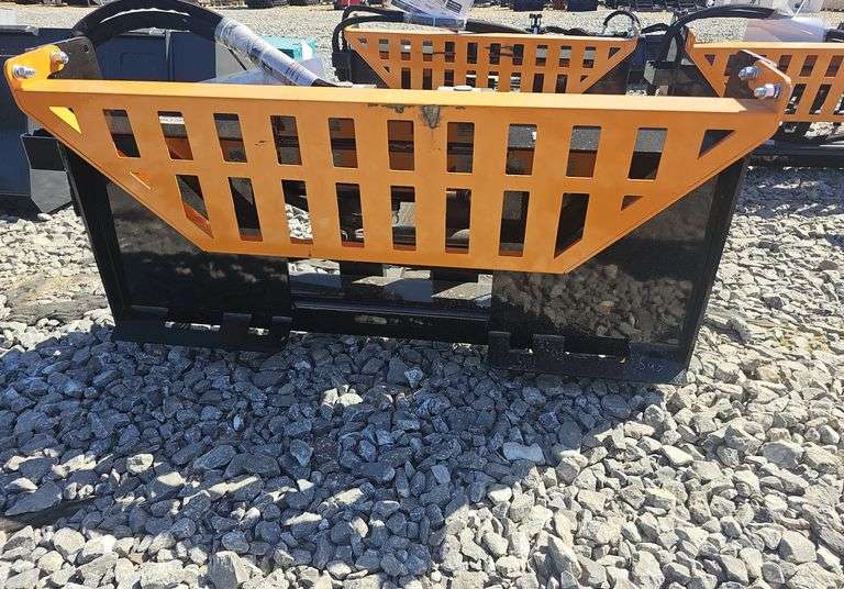 WOLVERINE HYDRAULIC PALLET FORKS