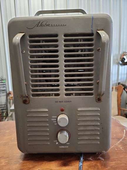 grey Aloha Breeze 1500-watt milkhouse space heater