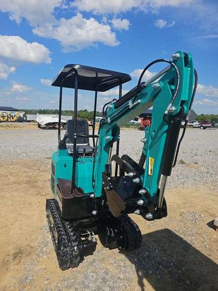 CFG INDUSTRIAL MH12RX MINI EXCAVATOR