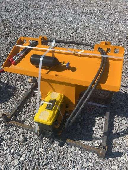 FUTURE SKID STEER PILE HAMMER