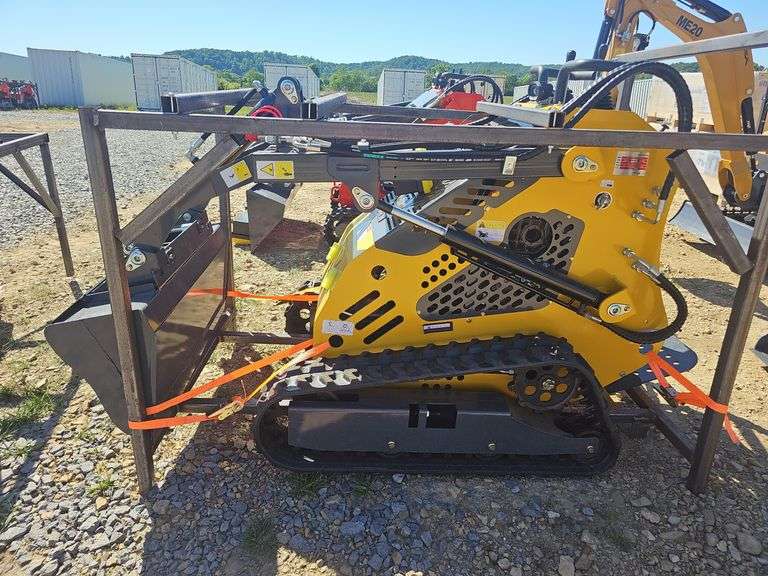 SDLANCH COMPACT MINI SKID STEER TRACK LOADER
