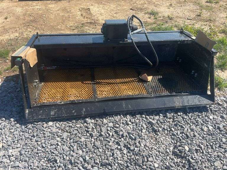 FUTURE SKID STEER VIBRATING BUCKET