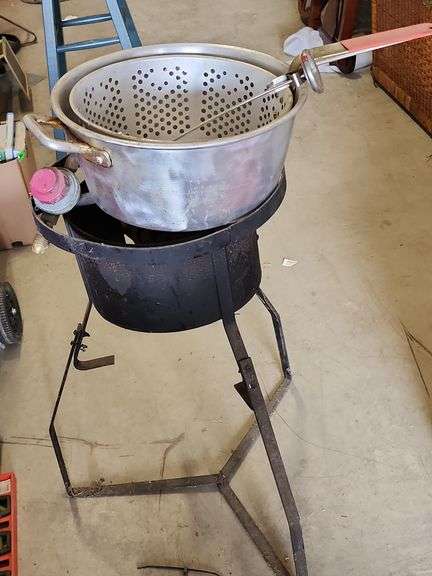 Outdoor Propane Cooker with Aluminum Fry Pan & Basket
