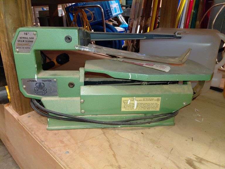 Central Machinery 16-inch Scroll Saw