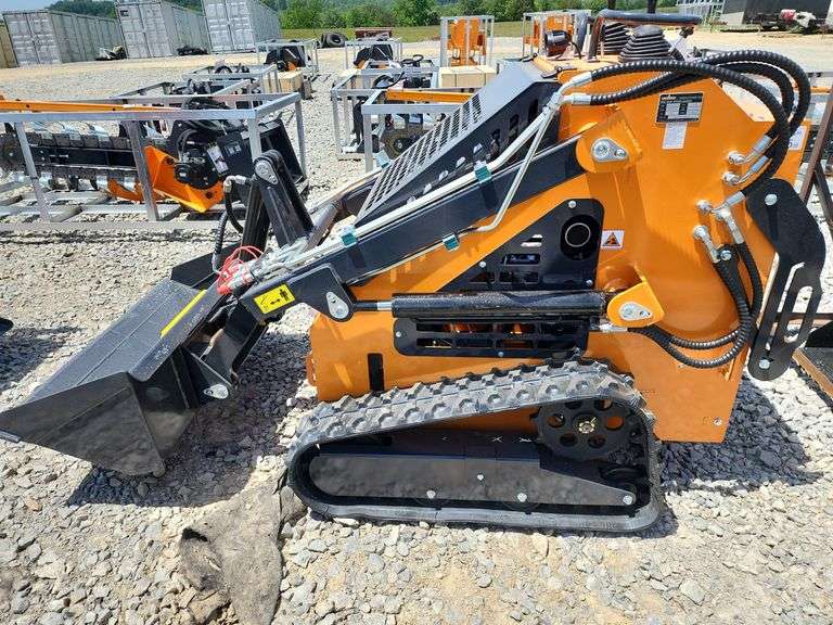 LANDHONOR MINI SKID STEER LOADER