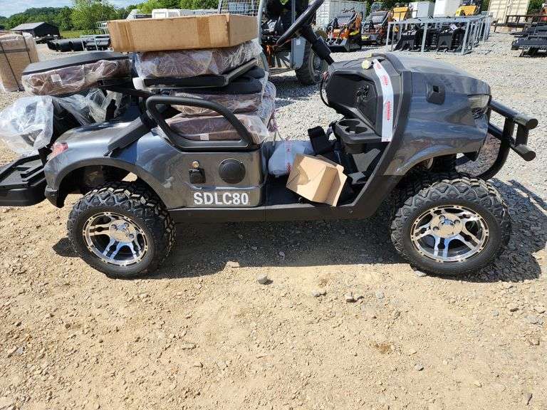 SDLANCH ELECTRIC 4-SEATER GOLF CART