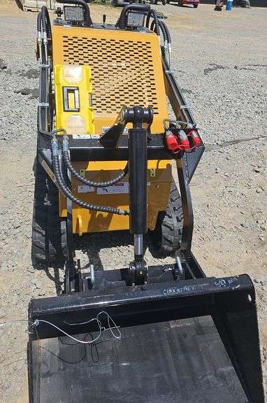 AGT MINI SKID STEER MX-CRT23 TRACK LOADER
