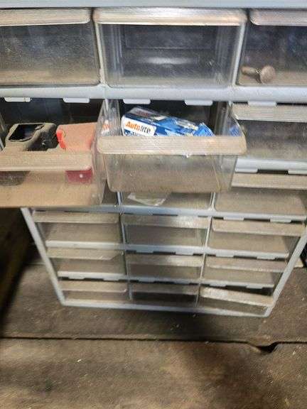 Storage containers