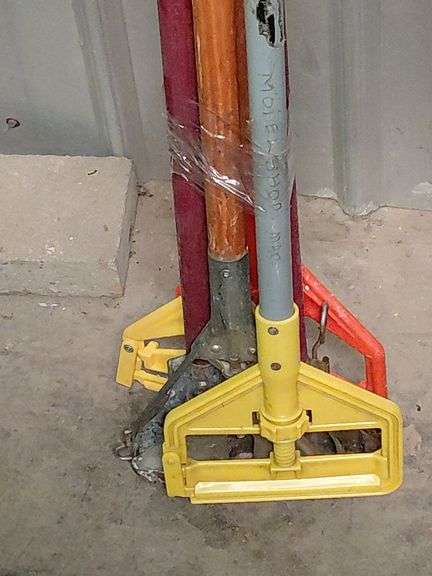 Industrial mop handles