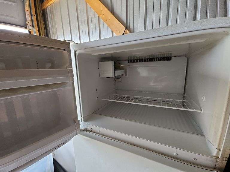 GE Refrigerator