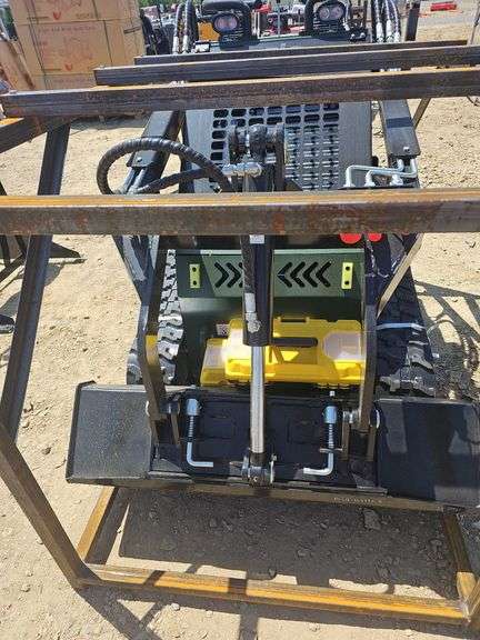 ZJG SKID STEER LOADER