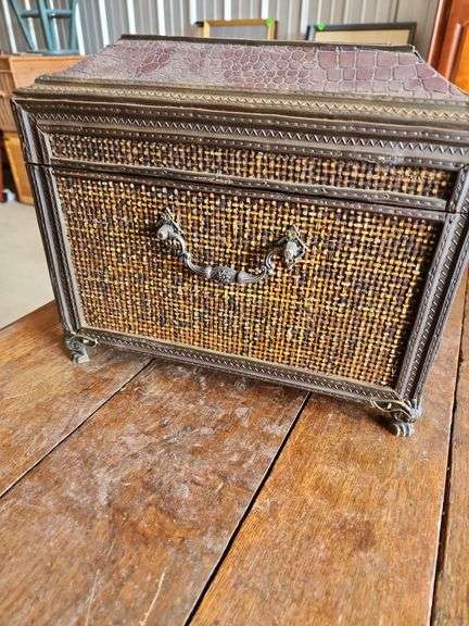 Vintage Ornate Rattan Small Trunk/Box