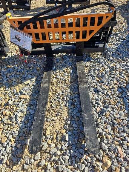 LANDHONOR HYDRAULIC SKID STEER PALLET FORKS
