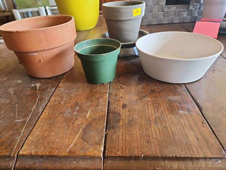 Plastic & Terracotta Planters
