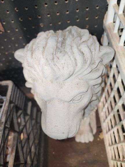 Concrete lion