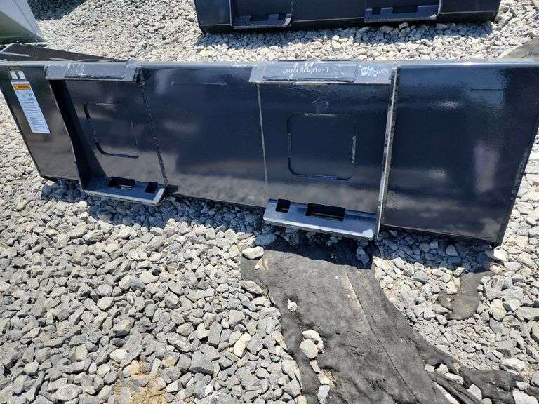 WOLVERINE SKID STEER 72" SMOOTH BUCKET ATTACHMENT
