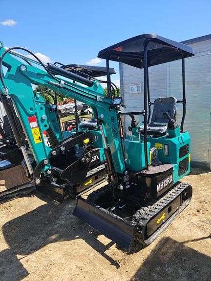 CFG INDUSTRIAL MH12RX MINI EXCAVATOR