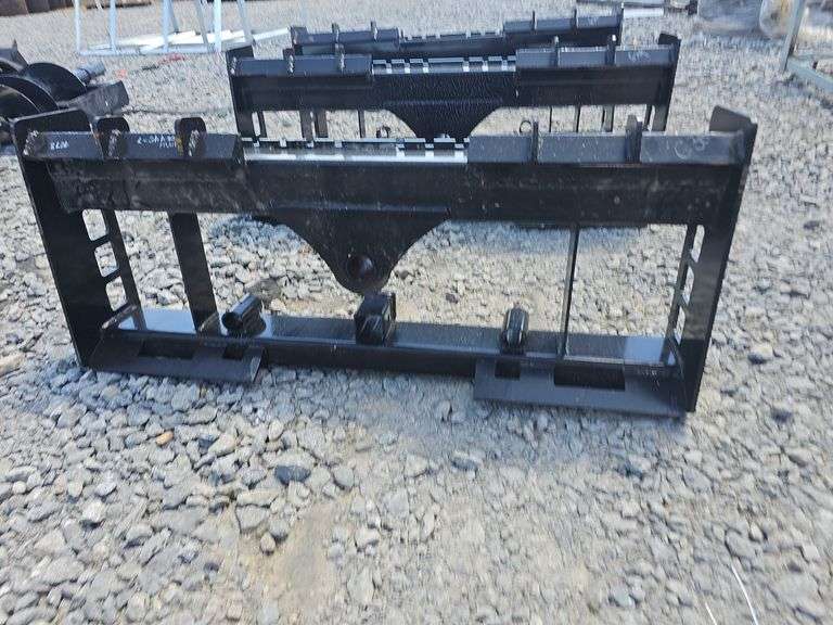 WOLVERINE SKID STEER PALLET FOR ATTACHMENT