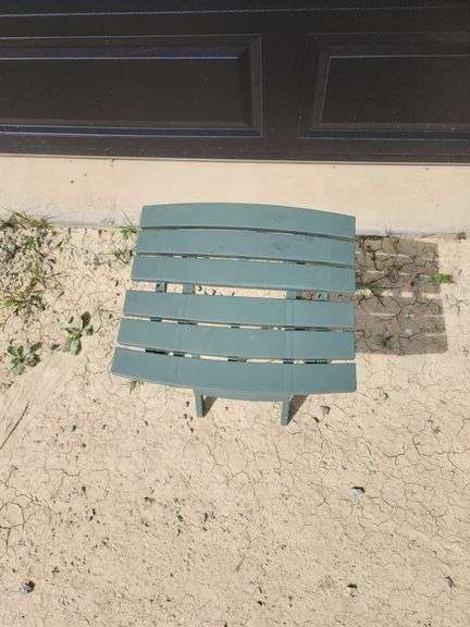 Adam's Quik-Fold Resin Side Table
