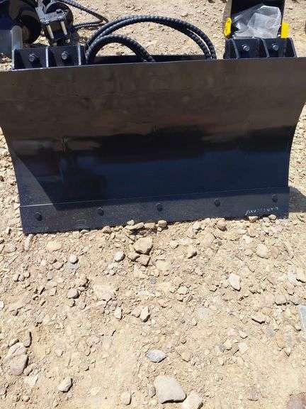 hydraulic dozer blade attachment
