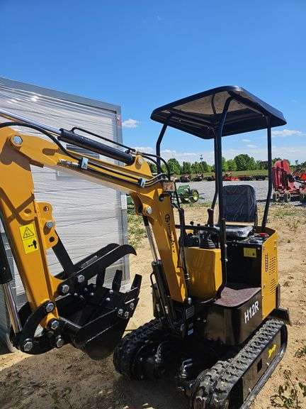 CFG INDUSTRIAL H12R MINI EXCAVATOR