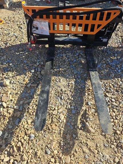 LANDHONOR HYDRAULIC SKID STEER PALLET FORKS