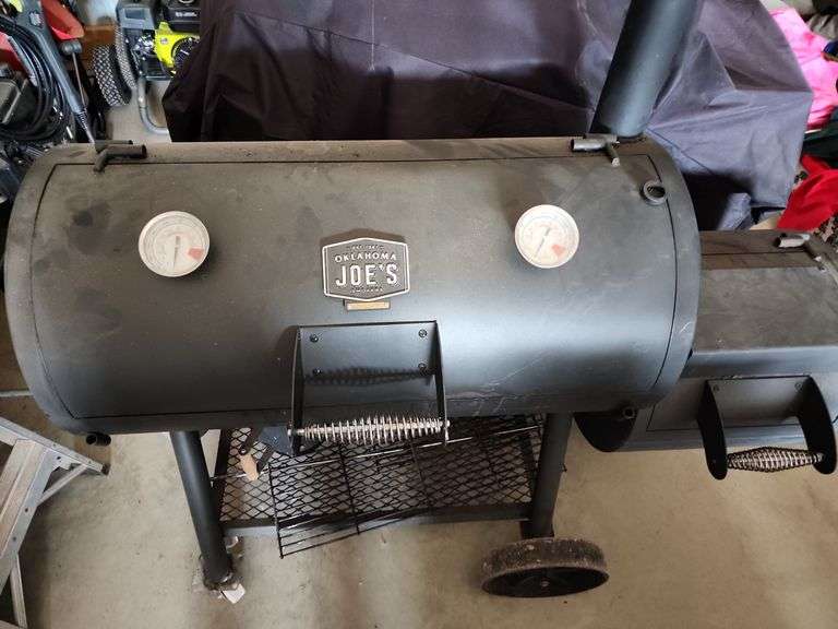 Oklahoma Joe's Offset Smoker & Grill
