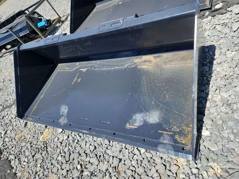 WOLVERINE SKID STEER 78" SMOOTH BUCKET ATTACHMENT