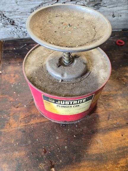 Justrite Plunger Can