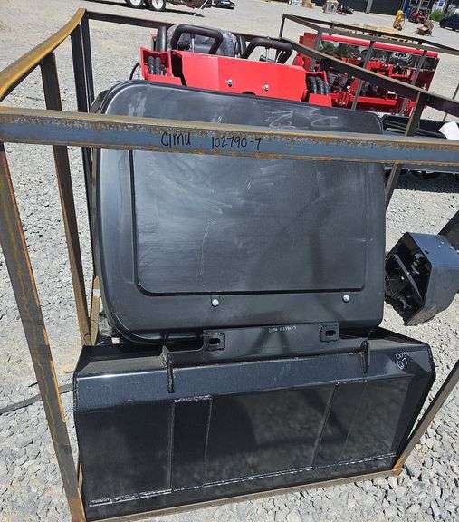 AGT INDUSTRIAL COMPACT TRACK LOADER