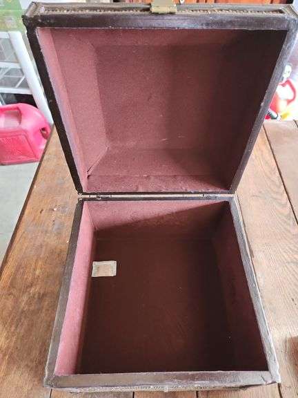 Vintage Ornate Rattan Small Trunk/Box