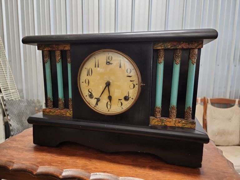 Vintage William L. Gilbert parlor mantle clock