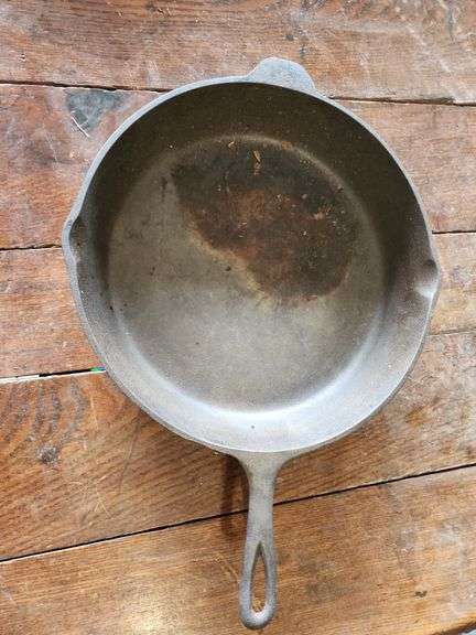 Large Vintage Cast Iron Skillet