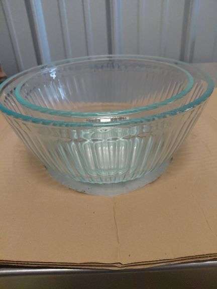 Pyrex Sculpted mixing bowls
