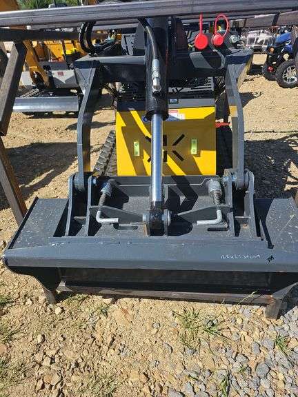 SDLANCH COMPACT MINI SKID STEER TRACK LOADER
