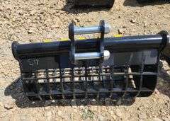 heavy-duty skeleton rock bucket attachment