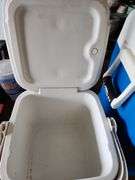 IGLOO COOLERS