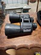 Bushnell binoculars with carrying case