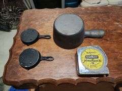 Cast iron pot and mini skillets