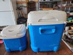 IGLOO COOLERS