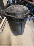 Outdoor trash can