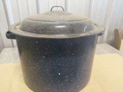 Enamel 12 qt stock pan with lid