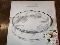 Wilton pizza pan and crystal cake platter