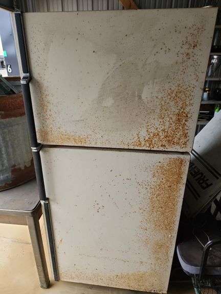 Refrigerator