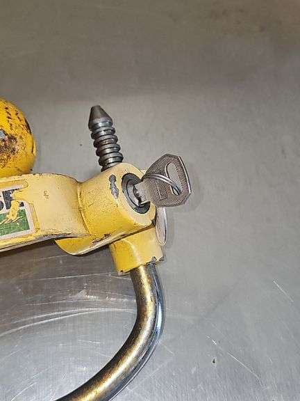 Reese Towpower Heavy-Duty Universal Coupler Lock