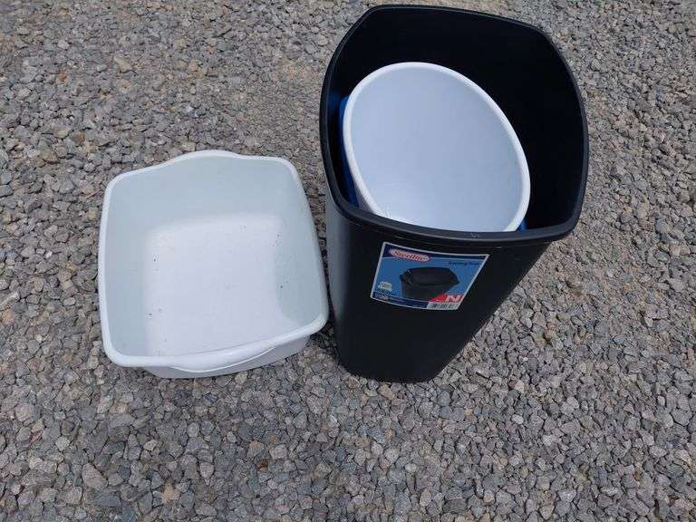 Small Trash Cans & Plastic Dish Pan
